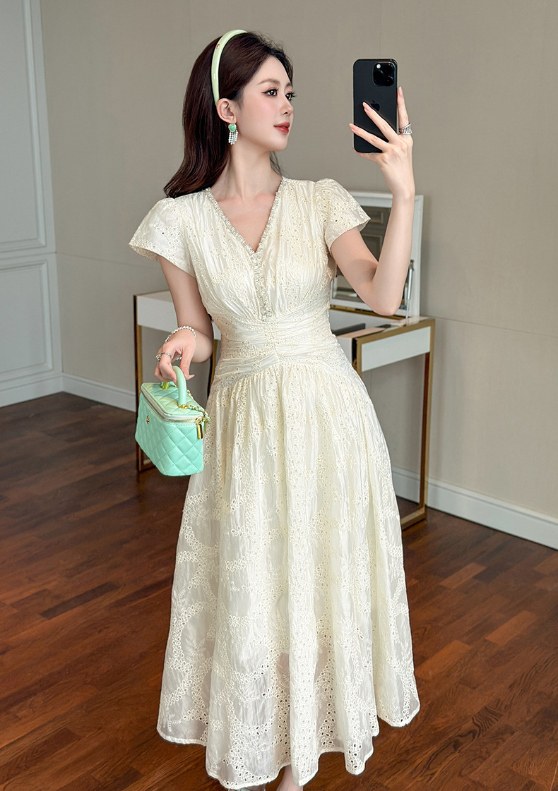 Đầm maxi nữ kiểu Pháp cổ chữ V thắt eo xòe rộng — mơ chi tiết 5