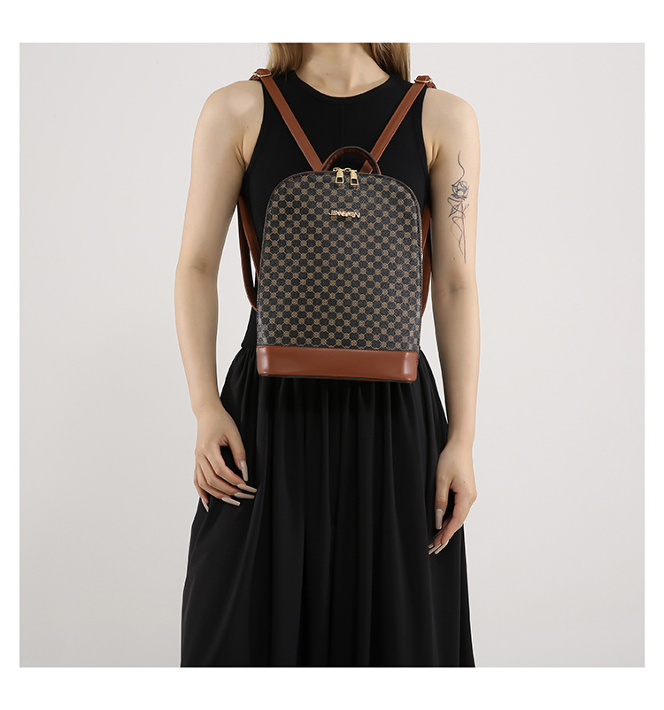 A stylish and trendy casual backpack for the 2024 autumn and winter season, featuring a large-capacity single-shoulder women's retro commuting crossbody bag undefined