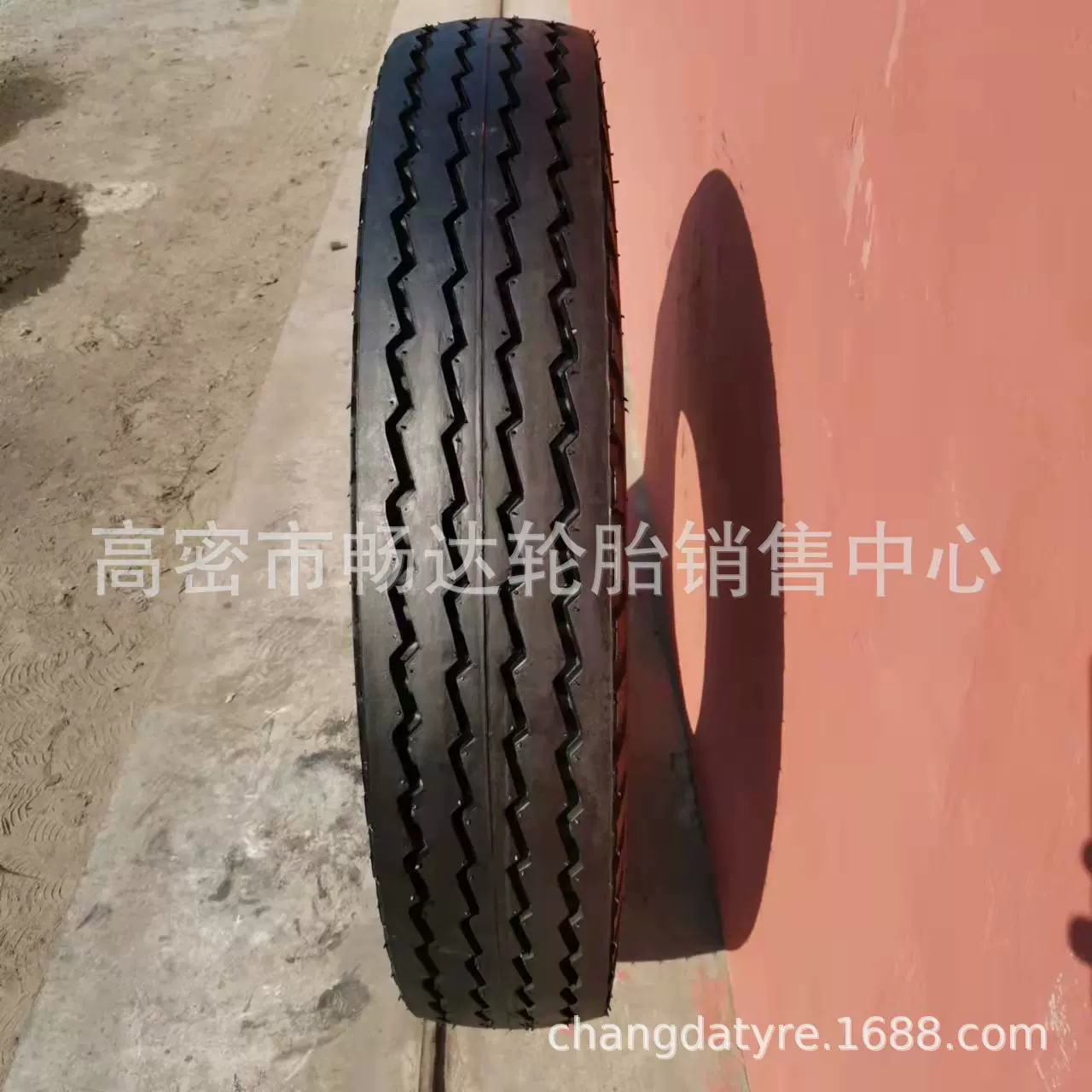 8.25R20三线花纹钢丝卡车轻卡轮胎9.00R20 10.00R20  11.00R20