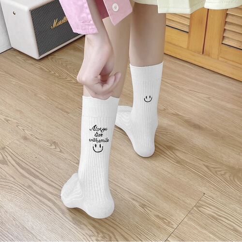 New AB version of women's socks embroidered smiling face personalized mid-tube socks Japanese fashion trendy internet celebrity pure cotton trendy socks