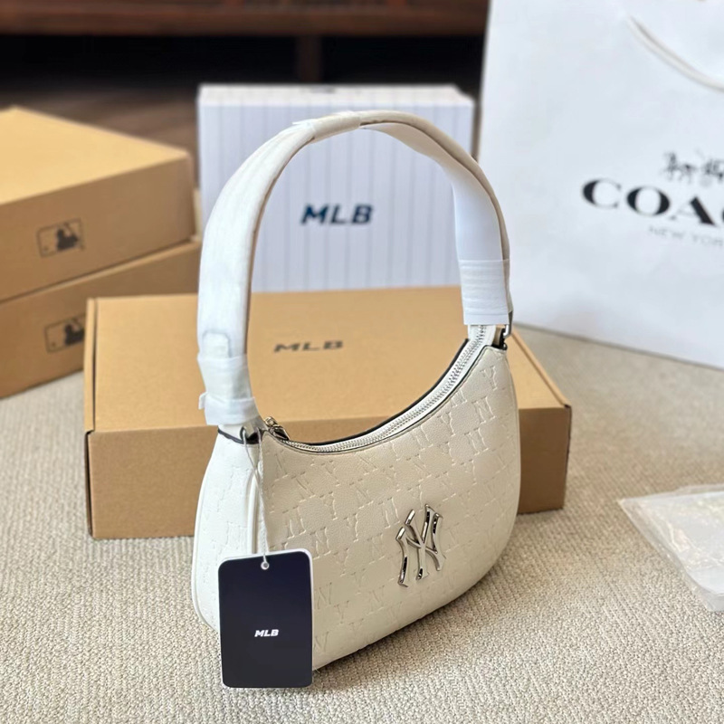 韓国 MLB 脇バッグ 2025 新しいハンドバッグ ny エンボス加工多用途ファッションカジュアルバッグクロスボディショルダーレディースバッグ|undefined