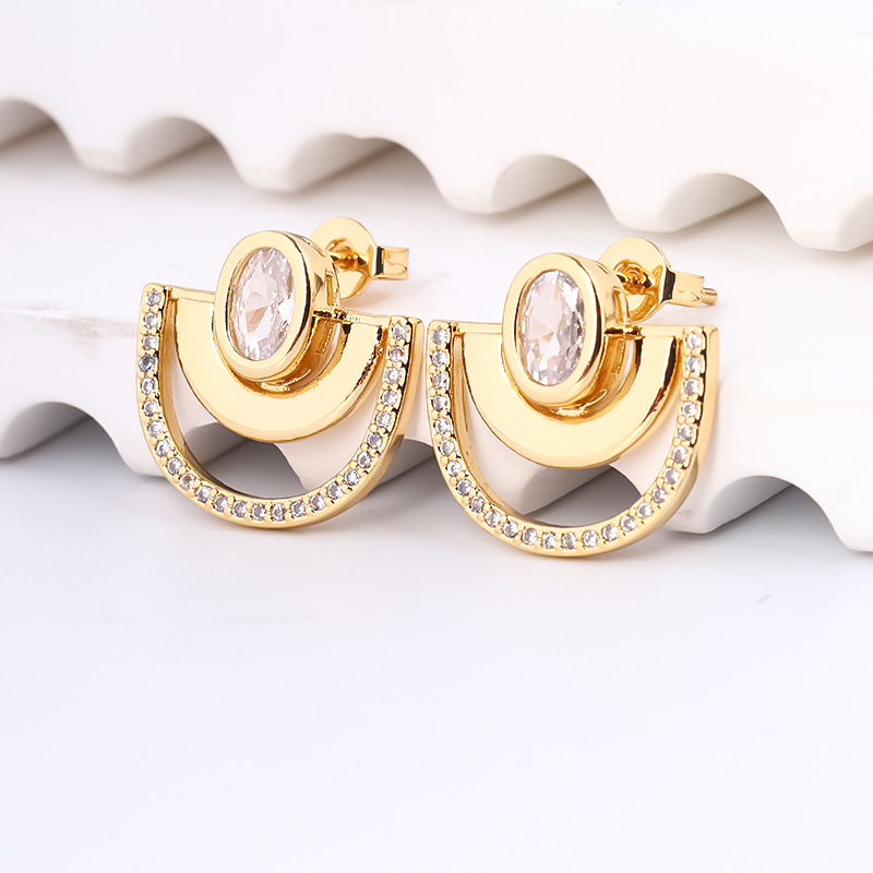 Boucles d'oreilles polyvalentes haut de gamme de niche pour femmes, nouvelles boucles d'oreilles à tige semi-rondes creuses micro-incrustées de zircons, haute rétention de couleur_voghion.com