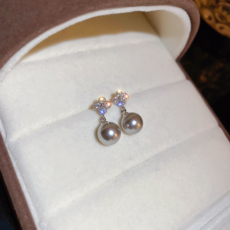 Aguja de plata diamantes geométricos aretes de perlas redondos ligeros de lujo de alta calidad pernos de orejas de estilo francés temperamento femenino orejas de nicho mayorista image 62