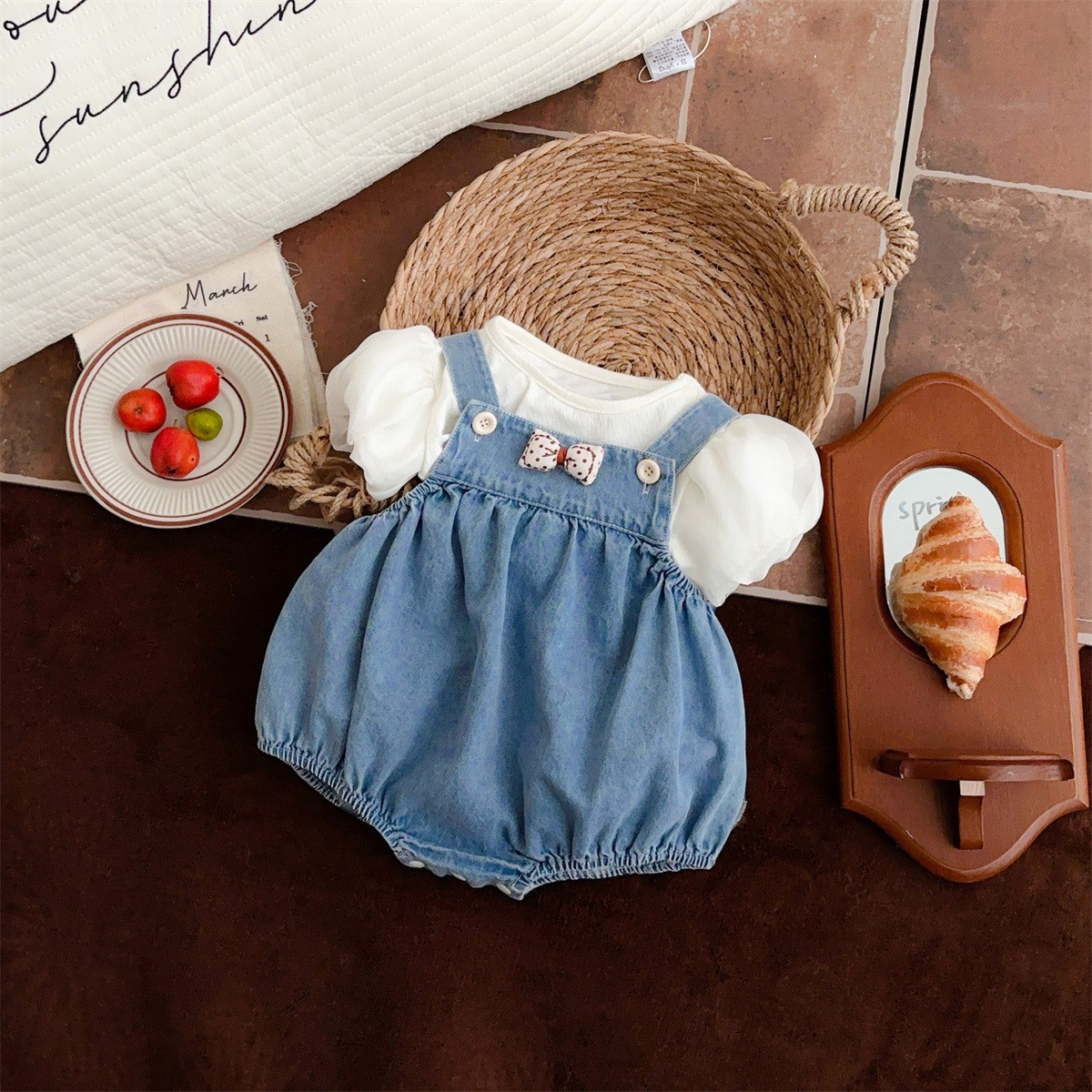 Ropa de verano para bebés y niños pequeños, estilo pastoral para niñas, blusa floral pequeña de manga corta, mono de mezclilla, traje de dos piezas