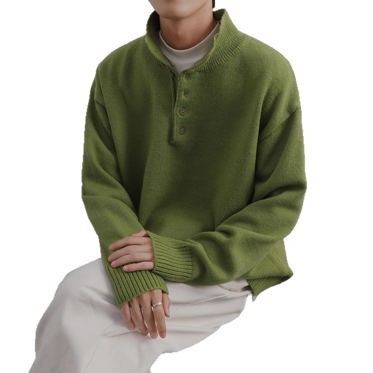 Medio cuello alto 2025, otoño y invierno, camiseta de punto de color sólido, diseño de cuello de botón, suéter de personalidad, chaqueta suelta para hombres