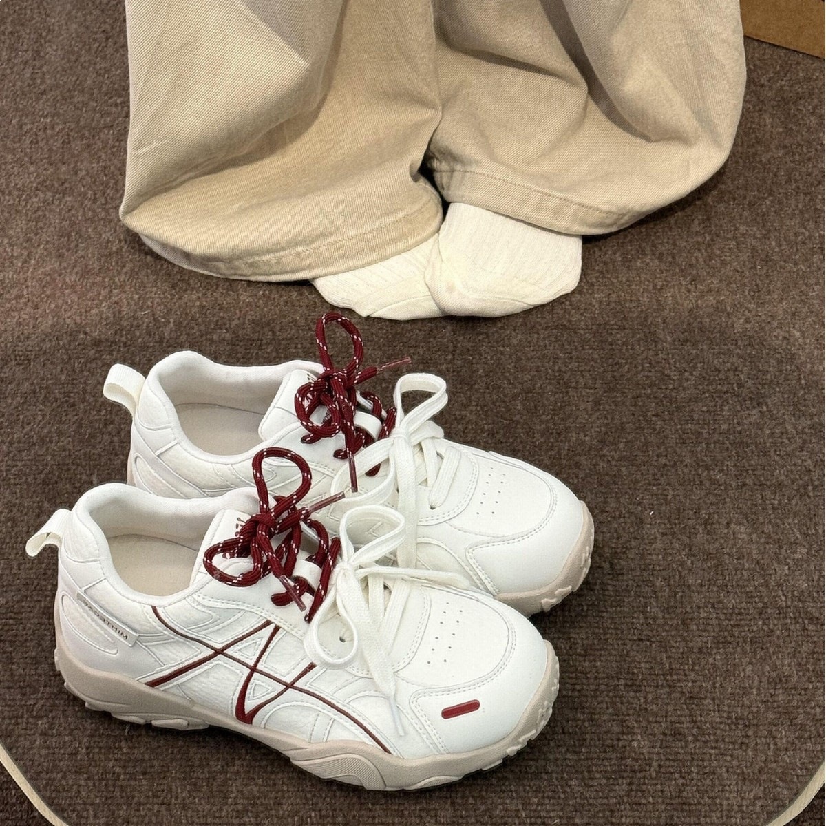 Zapatos de entrenamiento de estilo explosivo de base gruesa para mujeres 2026 nuevos zapatos de primavera y otoño zapatos deportivos casuales Agan zapatos blancos pequeños image 5