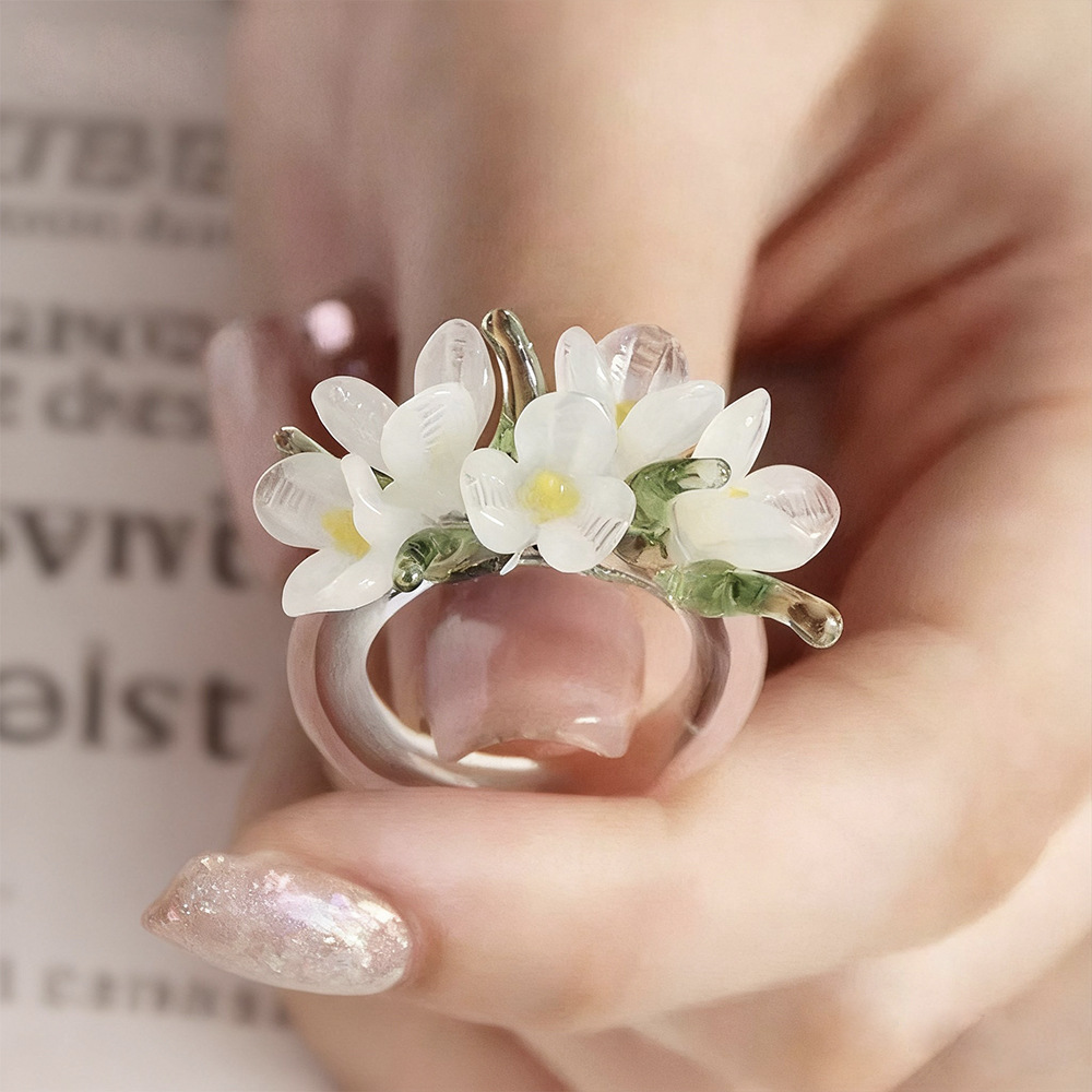 Transfronterizo anillo de vidrio Mori pequeño anillo de flores blancas frescas estilo nacional de moda anillo de flores de pera joyas