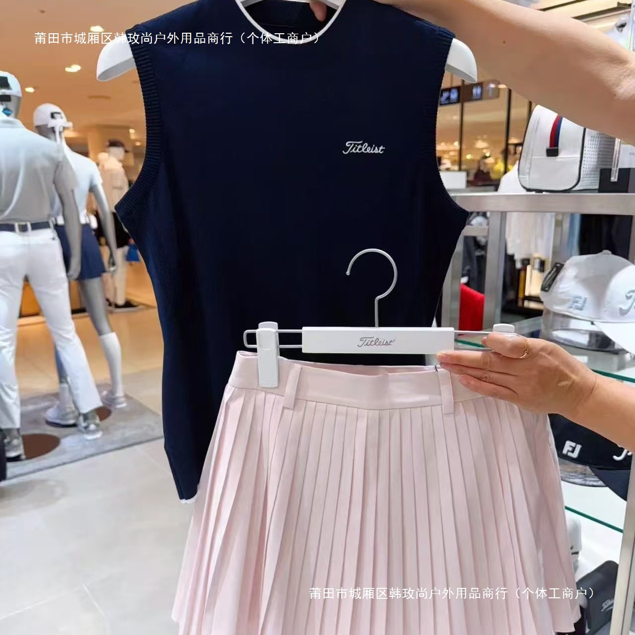 Korean Golf Women's Clothing Round Neck Sleeveless Knitwear Sports Versatile Casual Top a Version Pleated Skirt