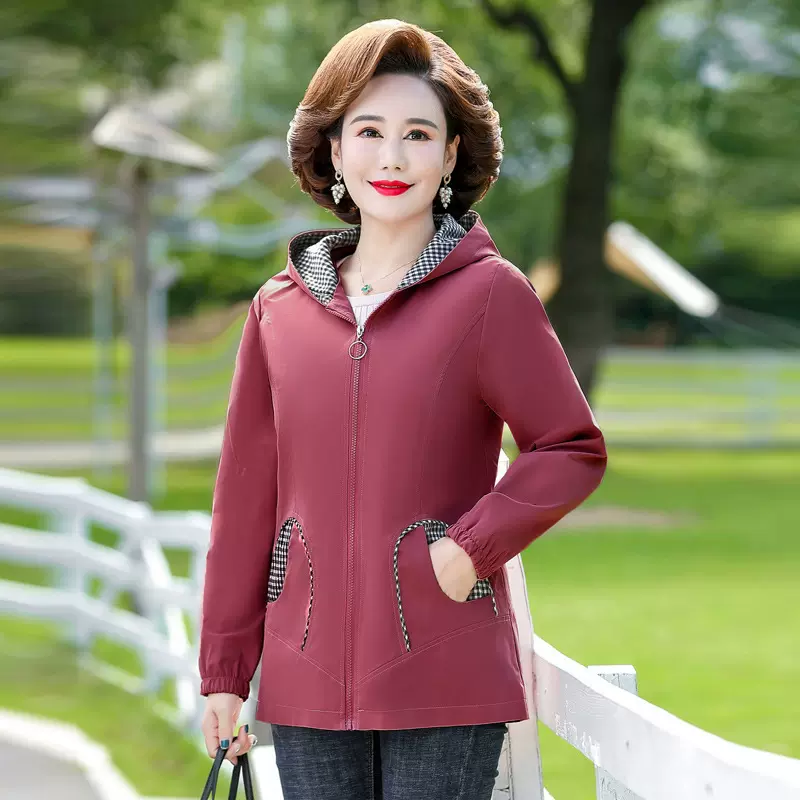 2023新款妈妈秋装洋气短款夹克中年女装春秋上衣中老年人休闲外套