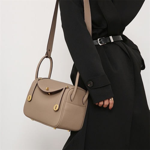 Lindy Bag  Spring New Pillow Bag Fashion Trend Single Shoulder Crossbody Handbag Doctor Bag Factory Direct Supply