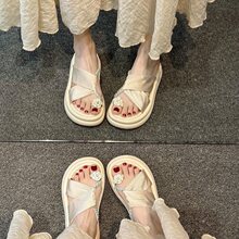 时尚百搭山茶花水钻拖鞋女外2026夏季新款裙子套趾凉高颜值超软外