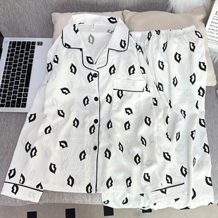 �nϵins�Ը��촽˯��Ů��＾�L���Lѝ�W�����e�Ҿӷ����b���l