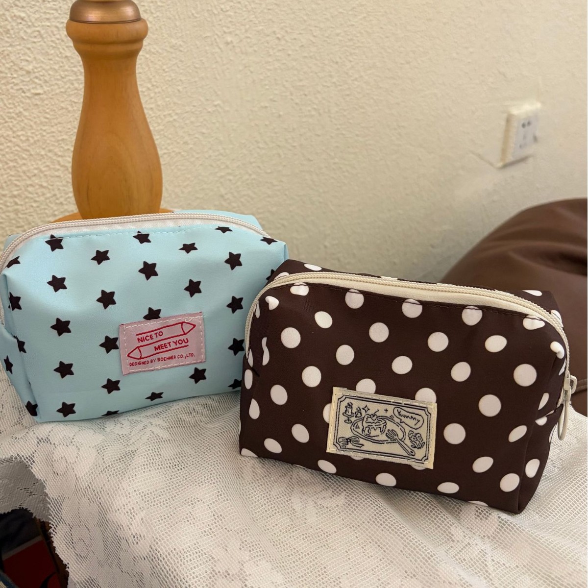 Retro Cute Label-Studded Star Polka Dot Toast Makeup Bag, Large Capacity, High Aesthetic Value, Portable Miscellaneous Storage Bag Wholesale