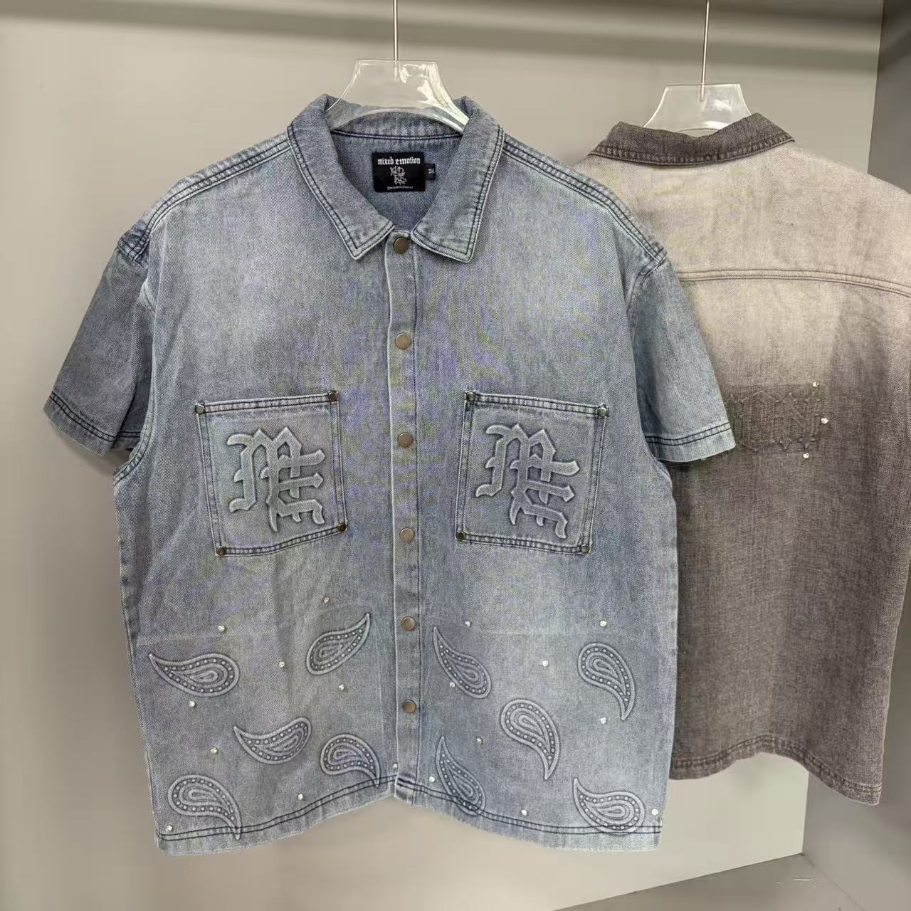 Camicia di jeans uomo con stampa paisley mixed&emotion stile_voghion.com