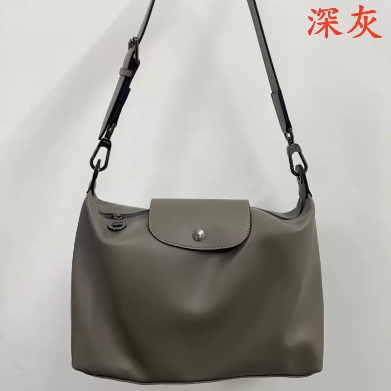 高品質の新型XTRAの小さい牛革の大きいサイズのわきの下で女性の本革のHOBOの郵便の差の大容量の斜め掛けのショルダーバッグ|undefined