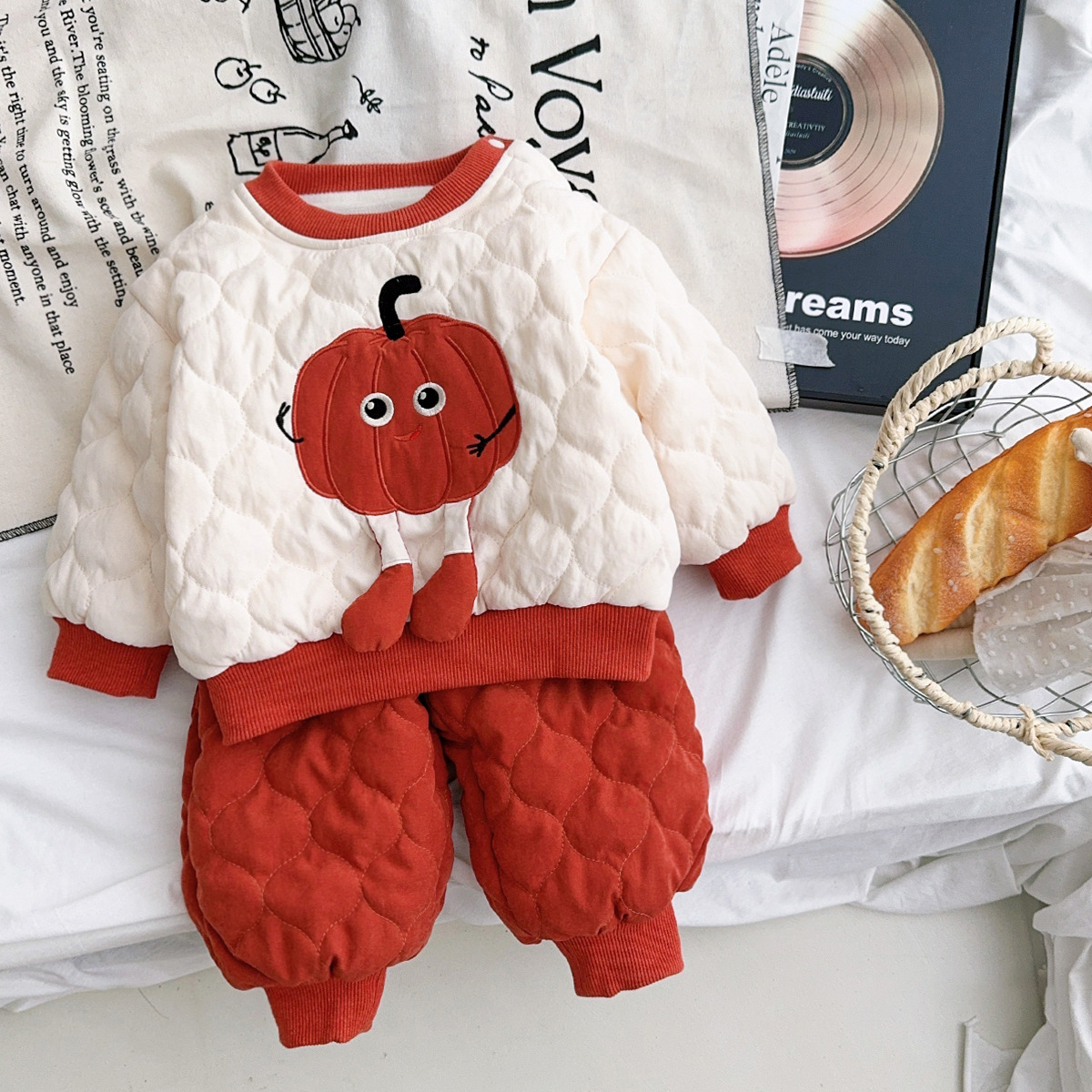 Ropa de bebé otoño e invierno nuevo estilo ropa de algodón para niños de un año traje acolchado de invierno para bebés dividido dos piezas ropa de invierno