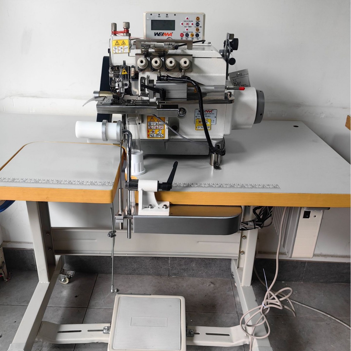 Venta al por mayor máquina automática de cuello redondo máquina de coser Jack multi-funcional industrial hogar máquina de coser eléctrica