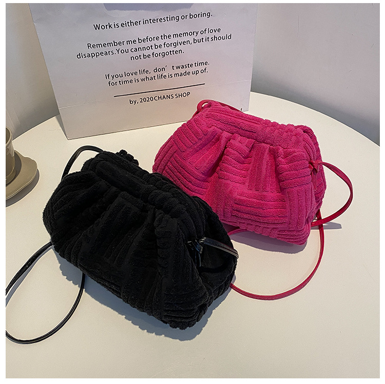 184g Weight Polyester Lining Material Clasp Frame Closure Type Sling Strap Strap Type Crossbody Bag Bags Type Casual, Daily, Shopping Occasion velvet Material Solid Color Pattern All Seasons Season Women's Gender Basic Style Cloud Shape Shape Women's Velvet Solid Color Basic Cloud Shape Clasp Frame Crossbody Bag 26
