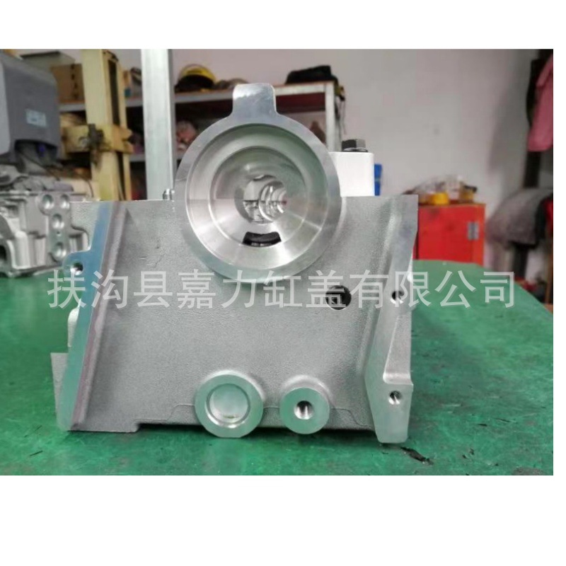 Source factory direct sales auto parts engine parts engine cylinder head D4EA four-cylinder cast iron cylinder head