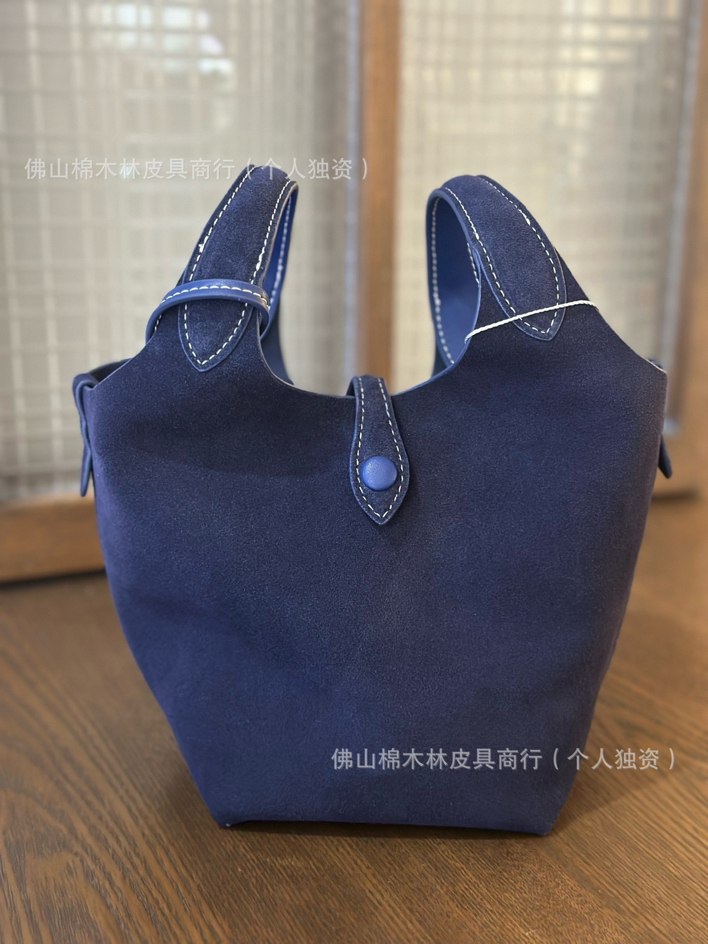 스웨이드 블루 M사이즈 39.5*28.5*18CM