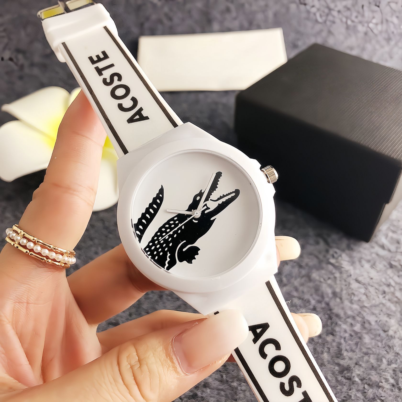 Watch 2026 New Model Simple Niche Candy-Colored Watch Foreign Trade Cute Cartoon Pattern Student Sports Quartz Watch