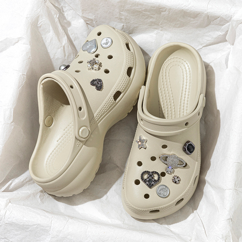 Cloud-Shaped Clogs for Women, Trendy and Fashionable Summer Slippers with a Saturn Design, Closed-Toe, Outdoor Wear, Thick-Soled Eva Sandals