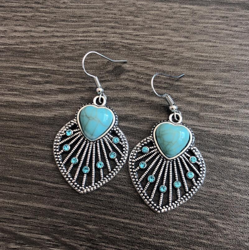 Fashion Heart Shape Alloy Metal Turquoise Earrings 1 Pair display picture 3