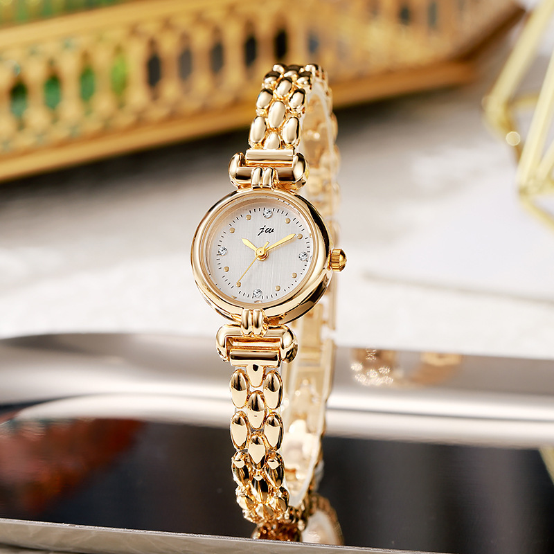 Hot-Selling New Small Dial Women's Watch, Student-Friendly Light Luxury Steel Bracelet Watch, Niche Style with a High-End Feel, Popular Model Hot-Selling New Small Dial Women's Watch, Student-Friendly Light Luxury Steel Bracelet Watch, Niche Style with a High-End Feel, Popular Model