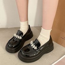 白色复古厚底小皮鞋女2022新款秋冬季英伦风百搭法式珍珠乐福鞋子
