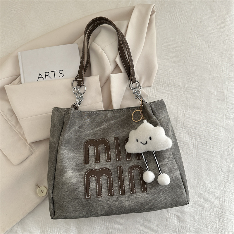 Carta de dama de gran capacidad de invierno 2024 nuevo estilo versátil bolso casual bolso de alta calidad sensación de moda