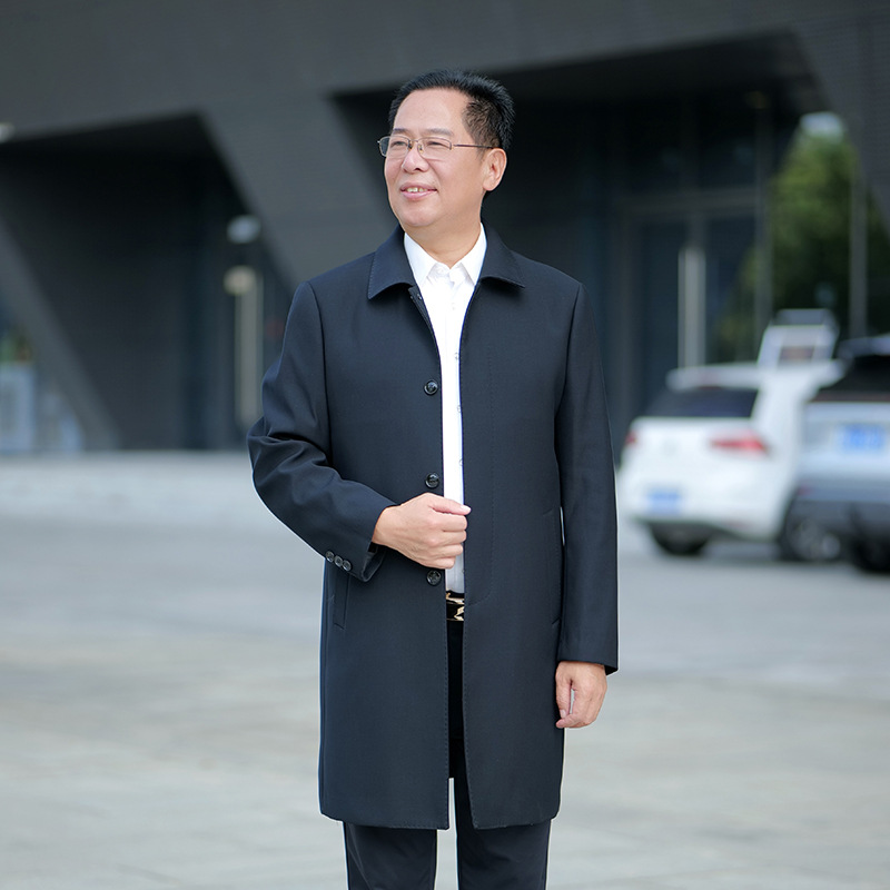 Mid-length business casual coat with lapel, perfect for spring and autumn. A stylish and versatile men's mid-length trench coat.