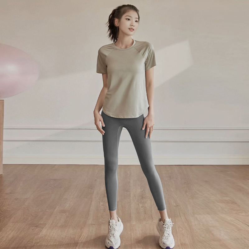 スポーツ速乾性 Tシャツ女性の大きいサイズルーズメッシュカジュアルフィットネス半袖ランニングヨガトップ女性の夏の供給|undefined