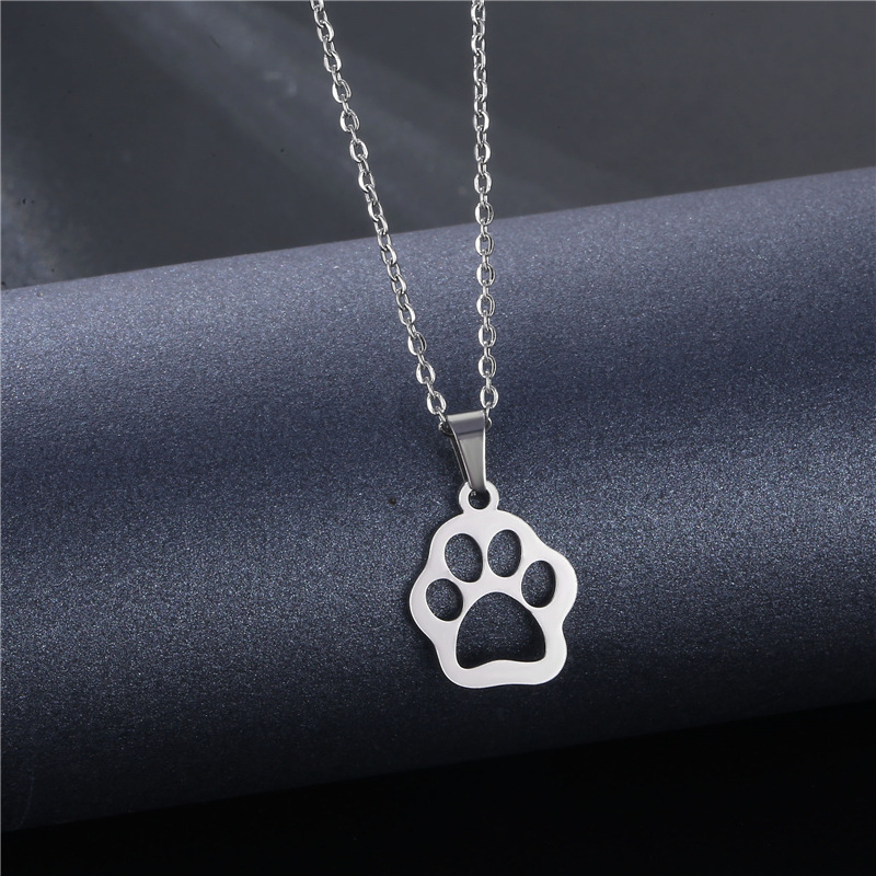 Wholesale Jewelry Stainless Steel Hollow Geometric Tag Necklace Nihaojewelry display picture 2