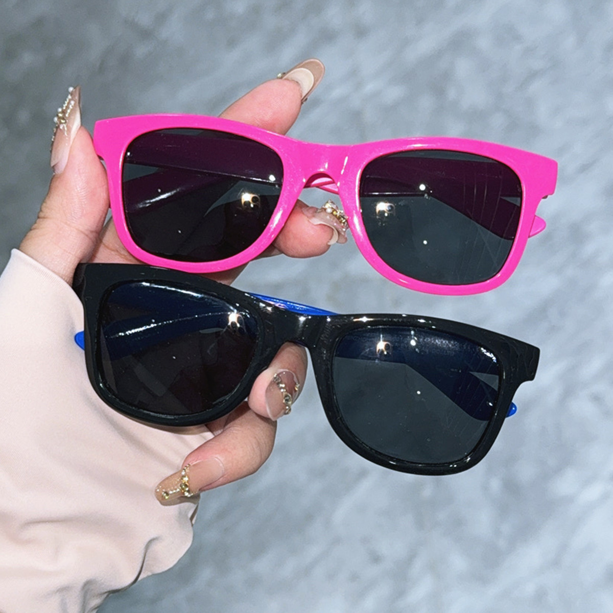 Gafas de Sol Infantiles de Marco de Plástico y Lente AC, Protección UV400, para Deportes al Aire Libre y Viajes