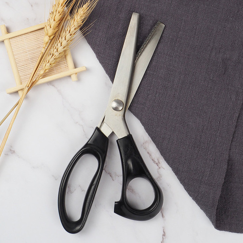 Fabric lace scissors, fabric sample cutting, wavy tooth saw, dog tooth scissors, fabric lace scissors, pattern scissors