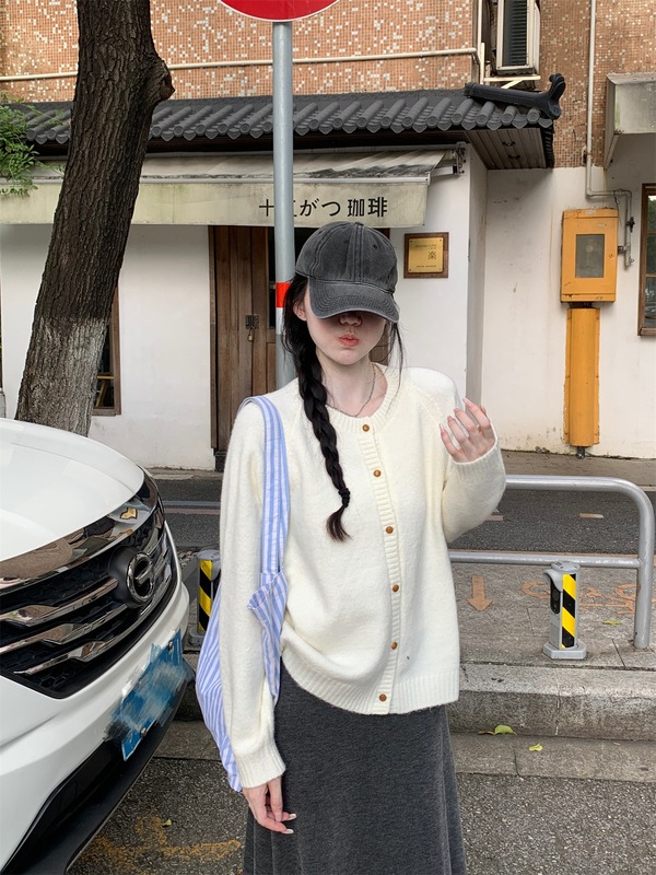实拍 秋季韩版慵懒宽松圆领纽扣甜美针织开衫长袖外套毛衣女88884|undefined