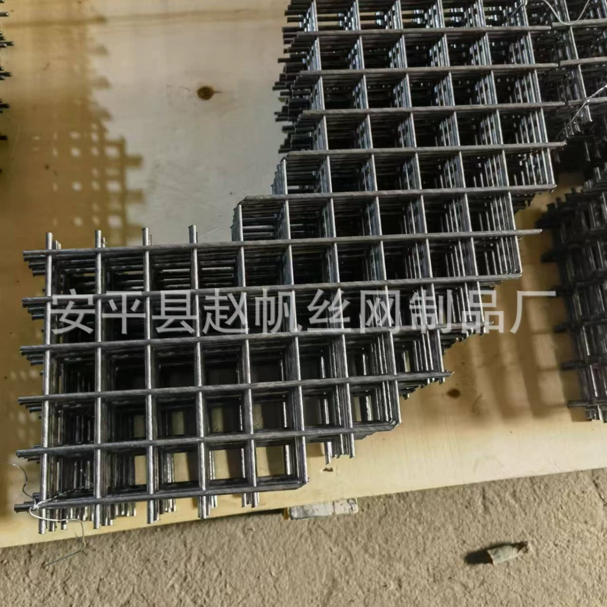 Производитель по индивидуальному заказу стальная сетка из проволоки листовая стальная сетка из проволоки горячеоцинкованная железная сетка сетка из оцинкованной железной проволоки защитная сетка из нержавеющей стали