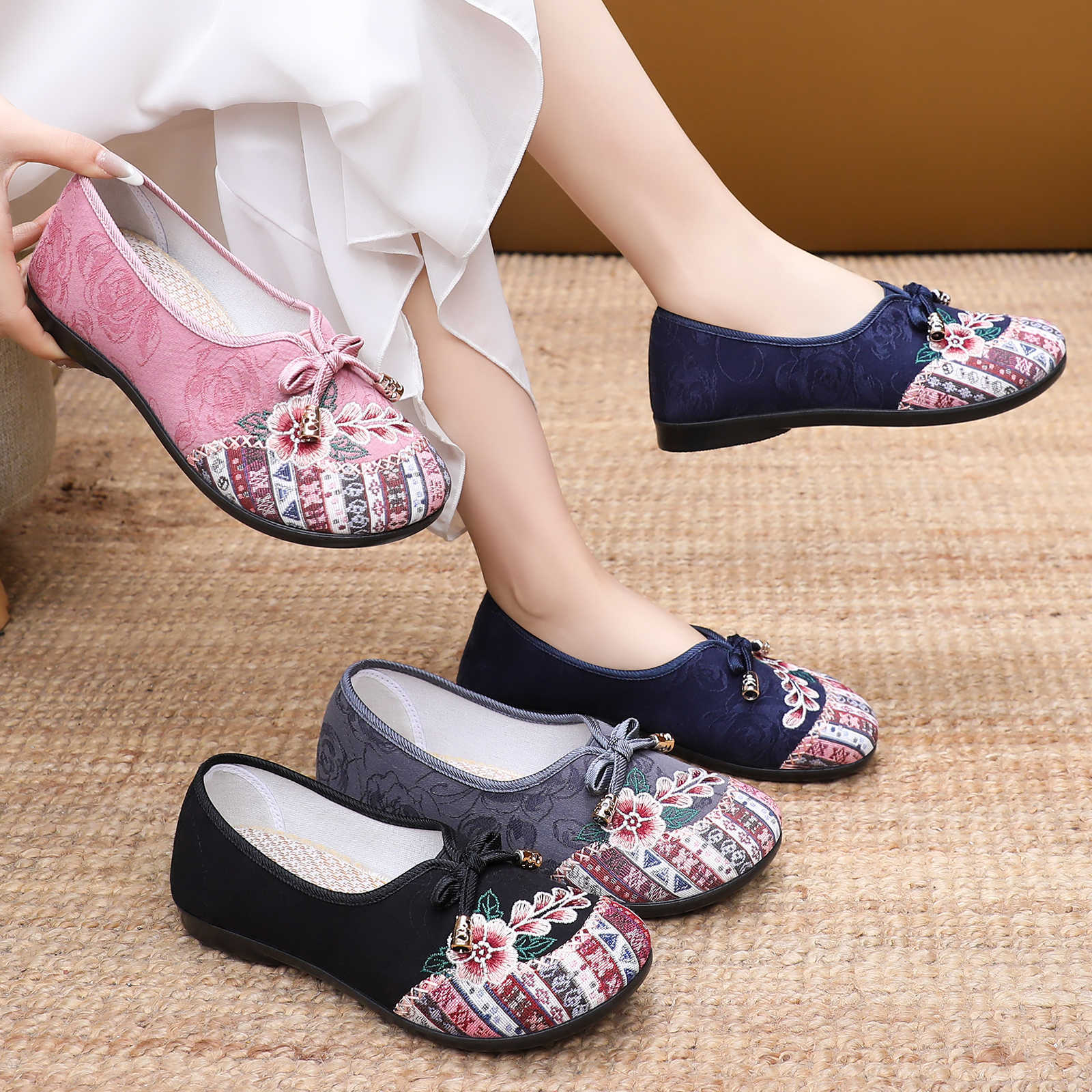 Viejos zapatos de tela de Beijing primavera zapatos de madre zapatos de mujer transpirables suela suave zapatos de mujer zapatos de baile superligeros cuadrados image 5