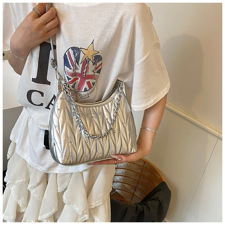 Fashionable diamond-encrusted diamond-shaped chain underarm bag 2025 Summer new style versatile daily commuting crossbody bag for women undefined