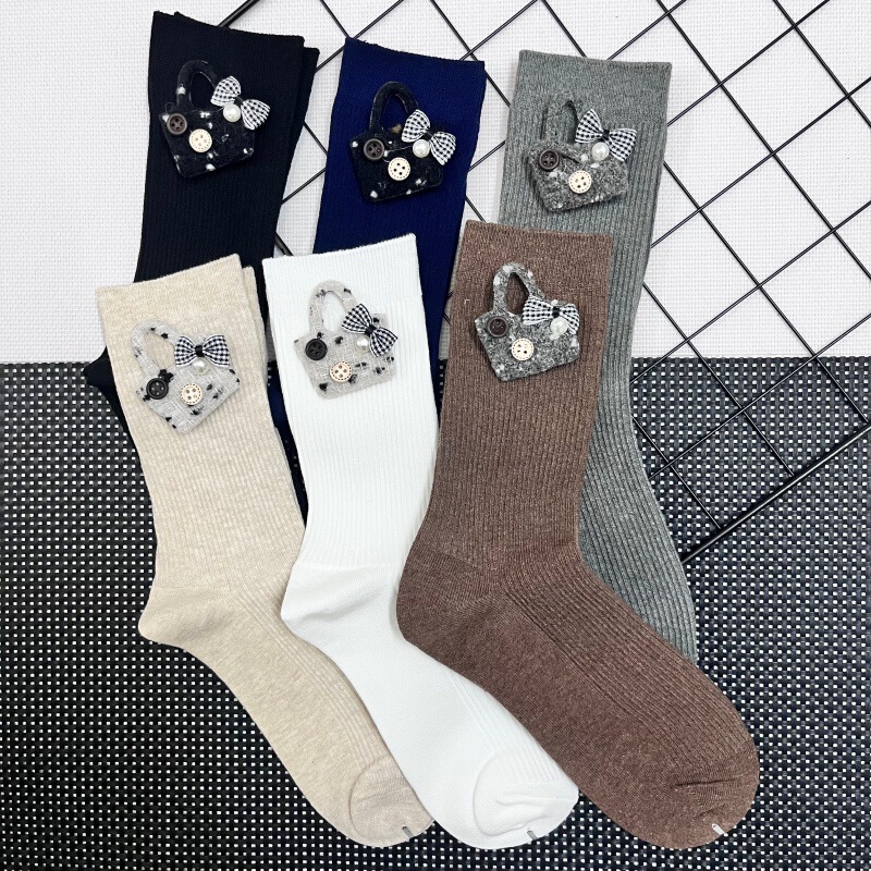 Autumn and Winter New Solid Color Socks for Women, Cute Bow Button Woolen Handbag Three-Dimensional Accessory Socks, Cotton Mid-Tube Socks