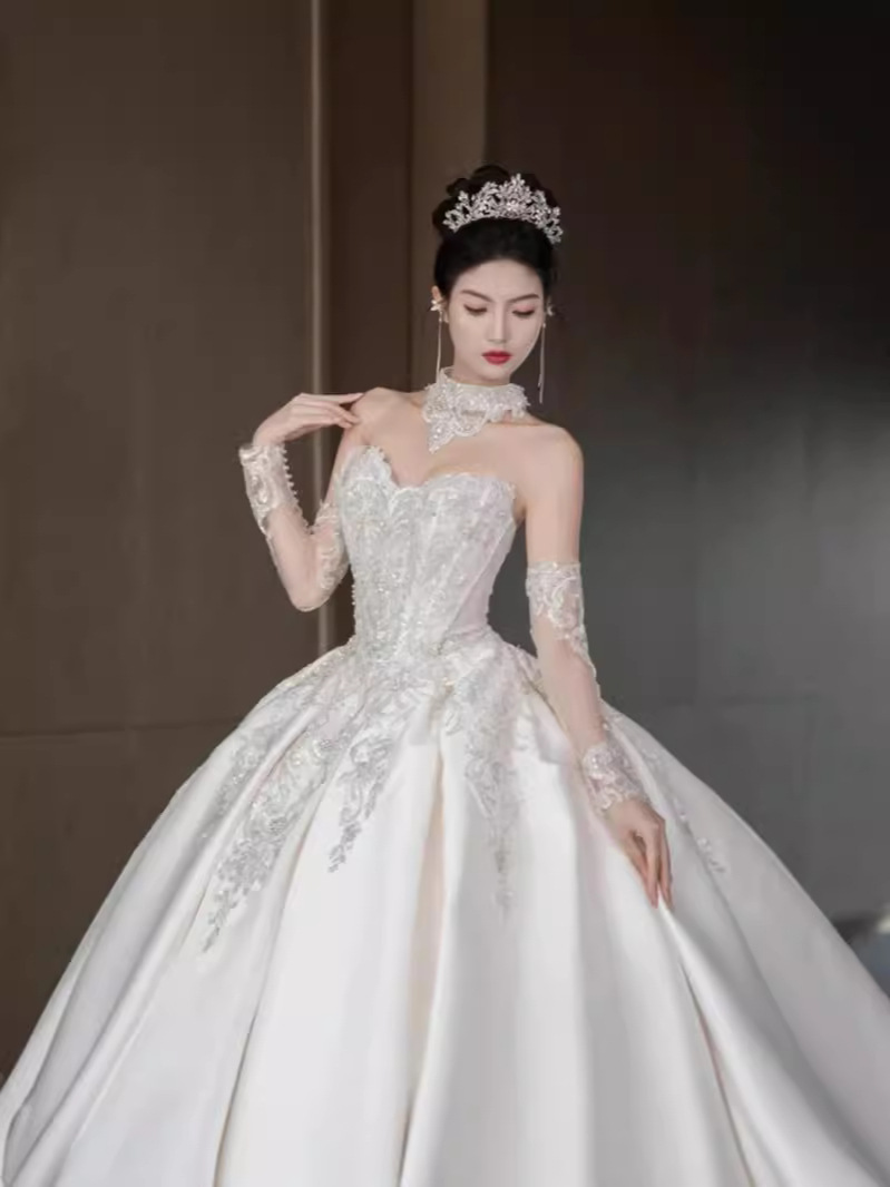 2026 nuevo vestido de novia satén texturas de alta calidad francesa retrógrada de pecho vestido de salida verano D113 image 1