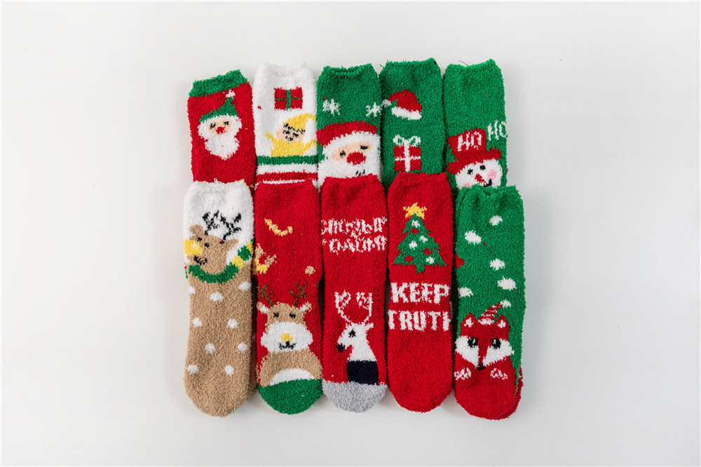 Women's Fashion Santa Claus Elk Acetate Fibre Coral Fleece Crew Socks display picture 4