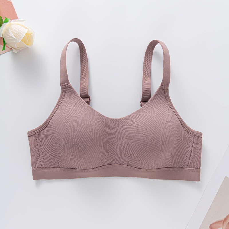 新商品の胸は小さくて下着の女性の通気性を集めて快適に副乳を収めます。|undefined