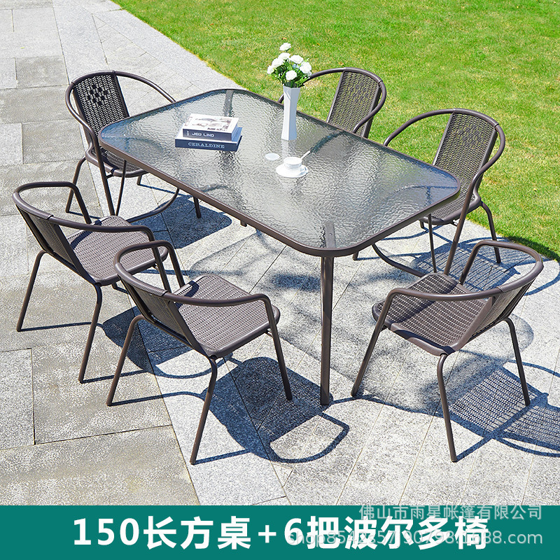 Mesas y sillas de exterior con paraguas y sillas de mimbre Sillas de exterior de tres piezas Balcón de ocio al aire libre Mesa de centro pequeña Mesa y sillas de patio de hierro forjado