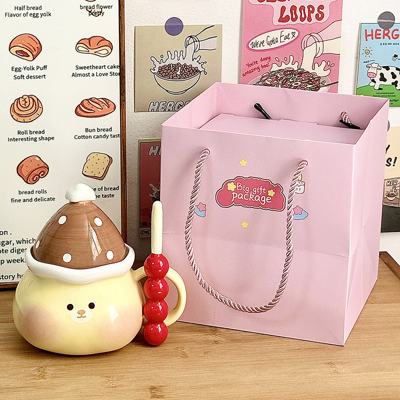 Linda taza de cerdo, taza de regalo de mano, taza de agua para niñas, taza de cerámica de oficina con tapa, regalo de cumpleaños para el hogar