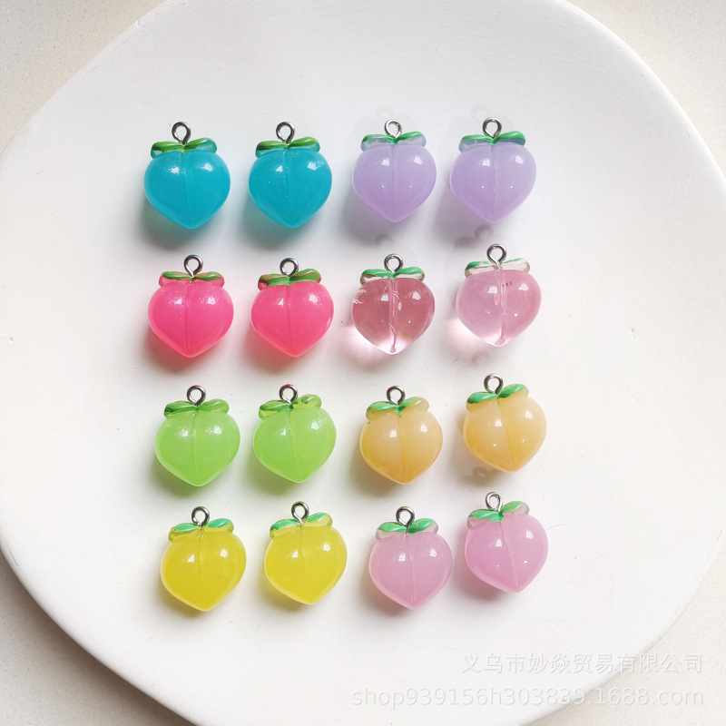 Cross-Border Hot-Selling Realistic Peach Pendant Fruit Charm Resin Accessories DIY Handmade Earrings Necklace Keychain Decoration