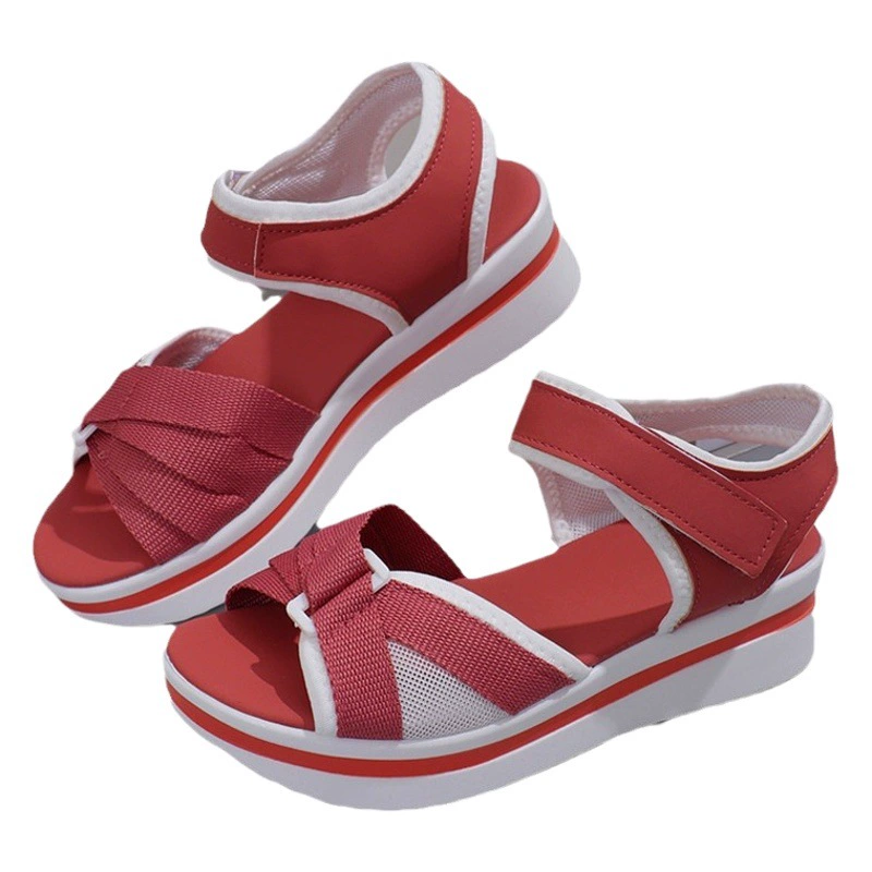 Новые женские сандалии 2024 года в европейском и американском стиле, большие размеры, на толстой подошве, для экспорта, трансграничная поставка, женские пляжные сандалии на плоской подошве с липучками, на танкетке.