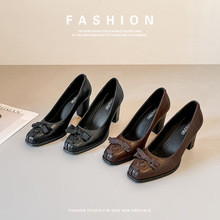 �^����ƤӢ�Ĵָ�Ů���s���^�߸�Ьͨ�ڏ͹Ŝ\�چ�Ь�����YŮЬ�L