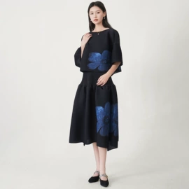 连衣裙;女式T恤;时尚休闲套装