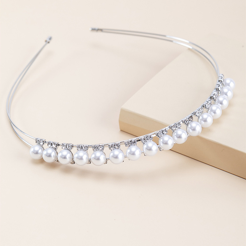 Elegante Geométrico Metal Embutido Perlas Artificiales Diamantes De Imitación Banda Para El Cabello display picture 4